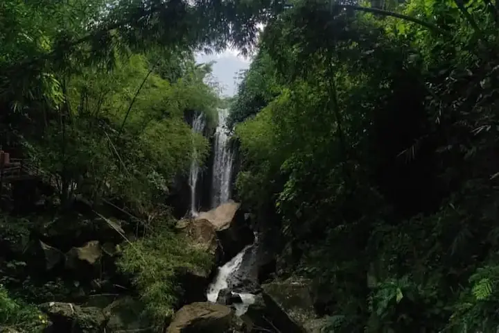Curug Gending Asmoro Wisata Alam Populer di Semarang (1) Curug Gending Asmoro Wisata Alam Populer di Semarang (1)
