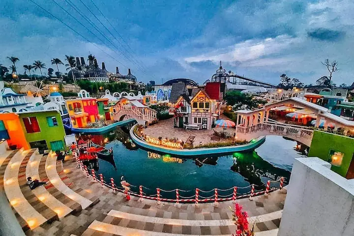 Dusun Semilir Spot Unik Taman di Semarang