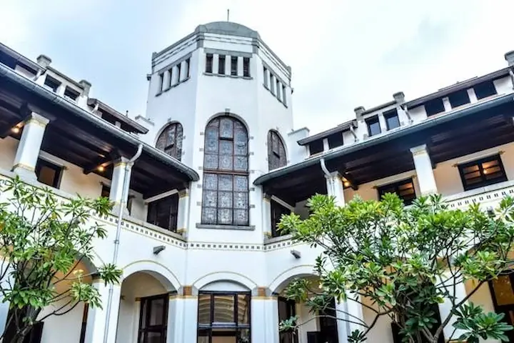 Kebun Bunga pak Yoto Spot Unik Taman di Semarang (1)
