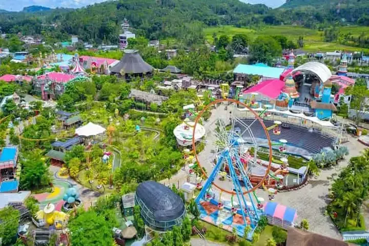 Saloka Theme Park Spot Unik Taman di Semarang (1)