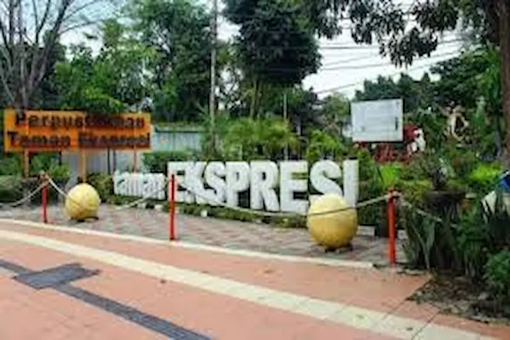 Taman Ekspresi Taman Instagramable Populer di Surabaya