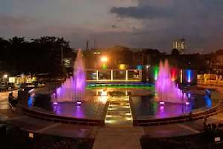 Taman Mundu Taman Instagramable Populer di Surabaya (1)